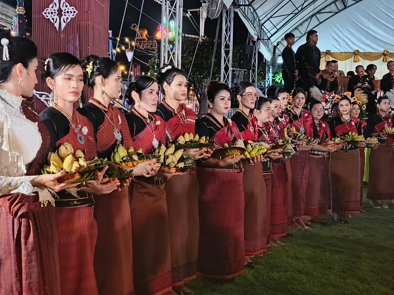 ประกวด